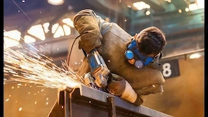 Angajam lacatus - Confectii metalice 