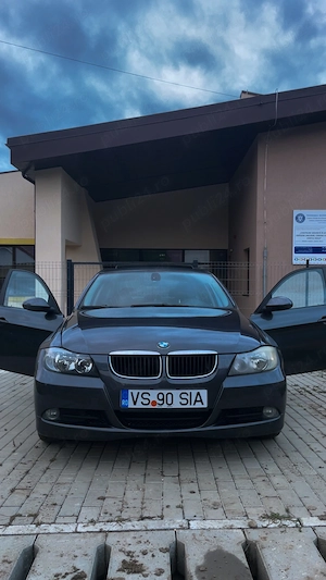Vând BMW e90,bine întreținut  - imagine 2