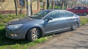 Se vine întreagă sau se dezmembrează - imagine 3