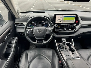 Toyota Highlander Luxury 7 locuri   4x4   2022 - imagine 6