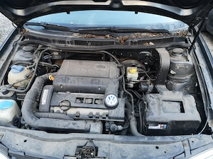 VW Golf 4 1.4 benzina - imagine 4