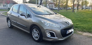 2014 Peugeot 308 limuzina 143000 km reali unic proprietar motor 1400 cm benzina foarte econom - imagine 4