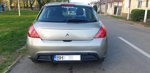 2014 Peugeot 308 limuzina 143000 km reali unic proprietar motor 1400 cm benzina foarte econom - imagine 6