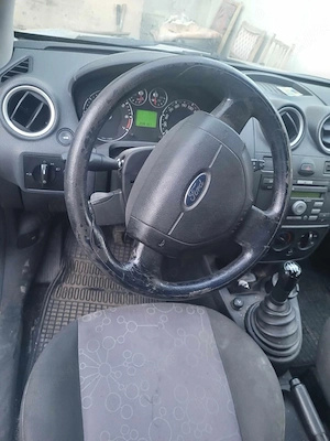 vand ford fiesta - imagine 5