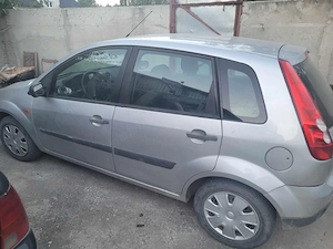 vand ford fiesta - imagine 2