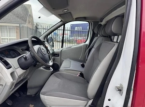 Opel Vivaro Renault Trafic Nissan primastar 2.0 CDTI  - imagine 4