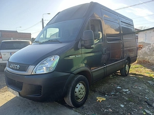 IVECO Daily an 2014 motor 2.3 tdi 127 cp euro 5.  inalt +2 panouri jumate - imagine 3
