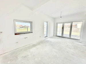 Duplex 4 camere | despartit prin casa scarii | intimitate reala | Mosnita - imagine 6