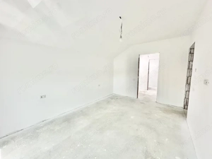 Duplex 4 camere | despartit prin casa scarii | intimitate reala | Mosnita - imagine 19