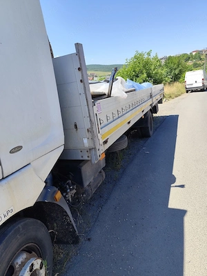 Vând sau dezmembrez Renault Midlum  - imagine 3