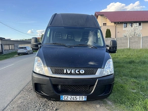 IVECO Daily an 2014 motor 2.3 tdi 127 cp euro 5.  inalt +2 panouri jumate - imagine 2