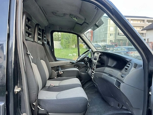 IVECO Daily an 2014 motor 2.3 tdi 127 cp euro 5.  inalt +2 panouri jumate - imagine 7