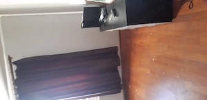 Inchiriez camera in vila