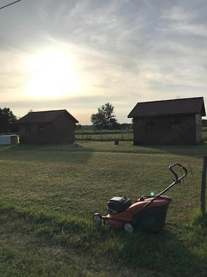 Teren cu căsuța de lemn,320 mp, lângă pădure ,Zona agrement Vladimirescu