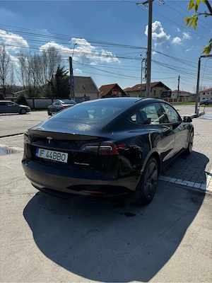 Tesla Model 3 Long Range DualMotor 2022 - imagine 2