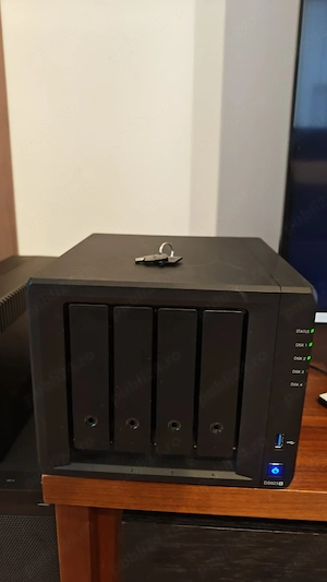 Synology NAS 923+ + 8TB ssd + UPS