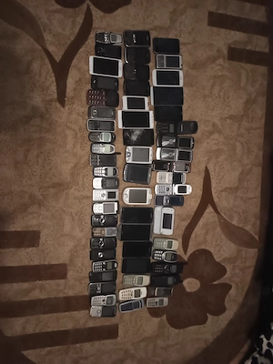 De vanzare lot de 53 de telofoane 