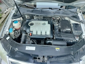 Vand Volkswagen Passat 1.9 TDI 2008 - imagine 9