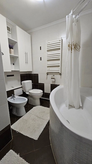 de inchiriat garsoniera zona 13 Septembrie cu centrala proprie