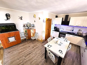  Domeniu privat la Padurea Noroieni | Vila D + P + M cu 9 camere | Curte, foisor, jacuzzi - imagine 8