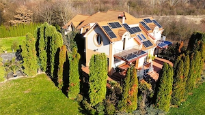  Domeniu privat la Padurea Noroieni | Vila D + P + M cu 9 camere | Curte, foisor, jacuzzi - imagine 2