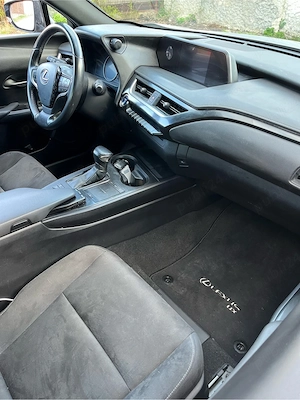 Lexus ux 250h business edition - 2019 - 68.000km - 19.800 negociabil - imagine 8