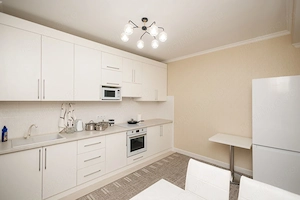 Garsonieră de închiriat în Drumul Taberei aproape de metrou