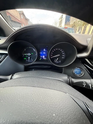 Vând Toyota C-HR Hybrid - imagine 7