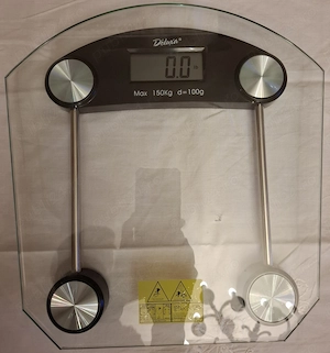 Vand cantar digital de baie Deluxa, maxim 150Kg, 25Lei.