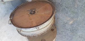 Vând moară  de piatră de codru