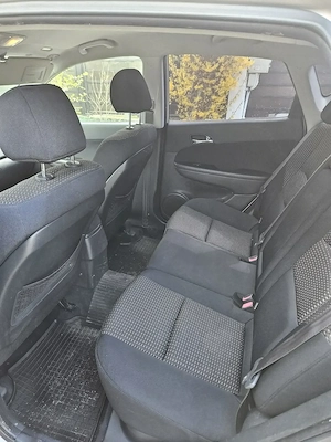 Hyundai I30 1.6 MPI 3750  NEGOCIABIL  - imagine 7