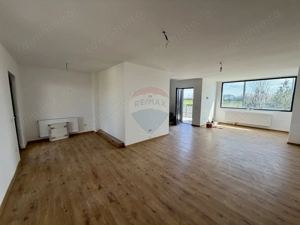 Casă / Vilă Golesti - imagine 5