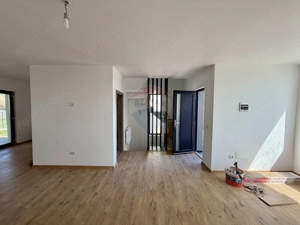 Casă / Vilă Golesti - imagine 9