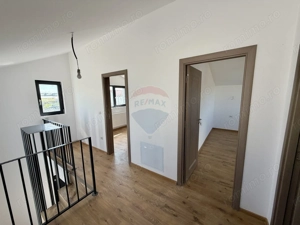 Casă / Vilă Golesti - imagine 14