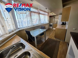 Apartament cu 4 camere de închiriat în zona Central - imagine 3