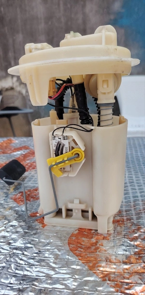 Pompa benzina Renault Clio din 2000 - imagine 3