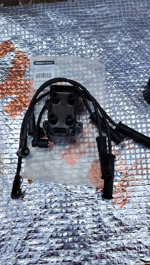 Bobina și fise bujii. Renault Clio  - imagine 3