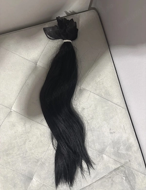Extensii tape on păr natural. Folosite pentru o singură interintere după prima aplicare. 