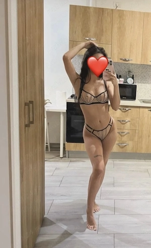 Bună azi am ajuns și stau singură în locație  - imagine 3