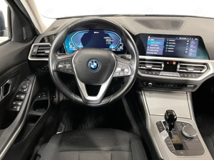 BMW Seria 3 - imagine 6