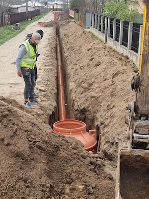 Excavari apa-gaze-canal