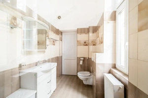 Apartament elegant în clădire cu arhitectură istorică  - imagine 11