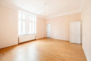 Apartament elegant în clădire cu arhitectură istorică  - imagine 9