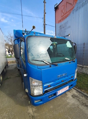 Isuzu Furgon cu 6 locuri - imagine 2