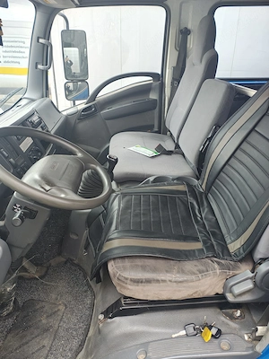 Isuzu Furgon cu 6 locuri - imagine 5