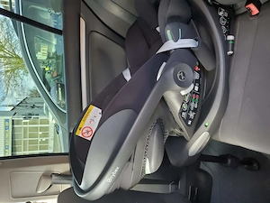 Vând scoică auto Cybex Cloud G i-Size Plus + Bază G Isofix, include reductor nou-născut + adaptoare 