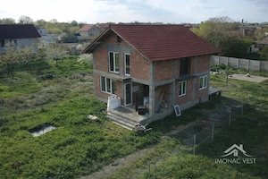 Casa individuala 5 camere - Sacalaz - 930 mp teren - toate utilitatile - drum asfaltat