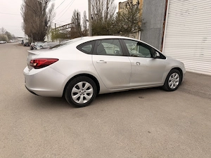 Opel Astra 1.4 benzina 140CP - imagine 4
