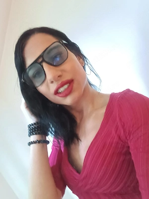 ella pasiva activa ofer si party