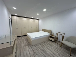 Garsoniera, 40 mp, decomandată, balcon, zona Banu Manta - Victoriei 